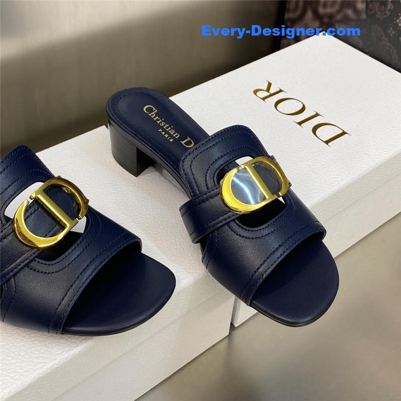 D10r cd letter metal logo flat hollow sandals