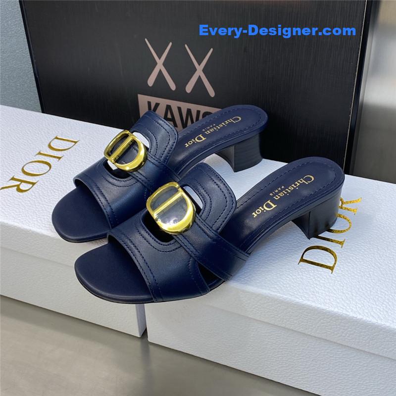 D10r cd letter metal logo flat hollow sandals