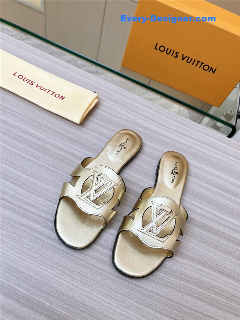 l0vis Vvtt0n lv milan fashion week catwalk slippers
