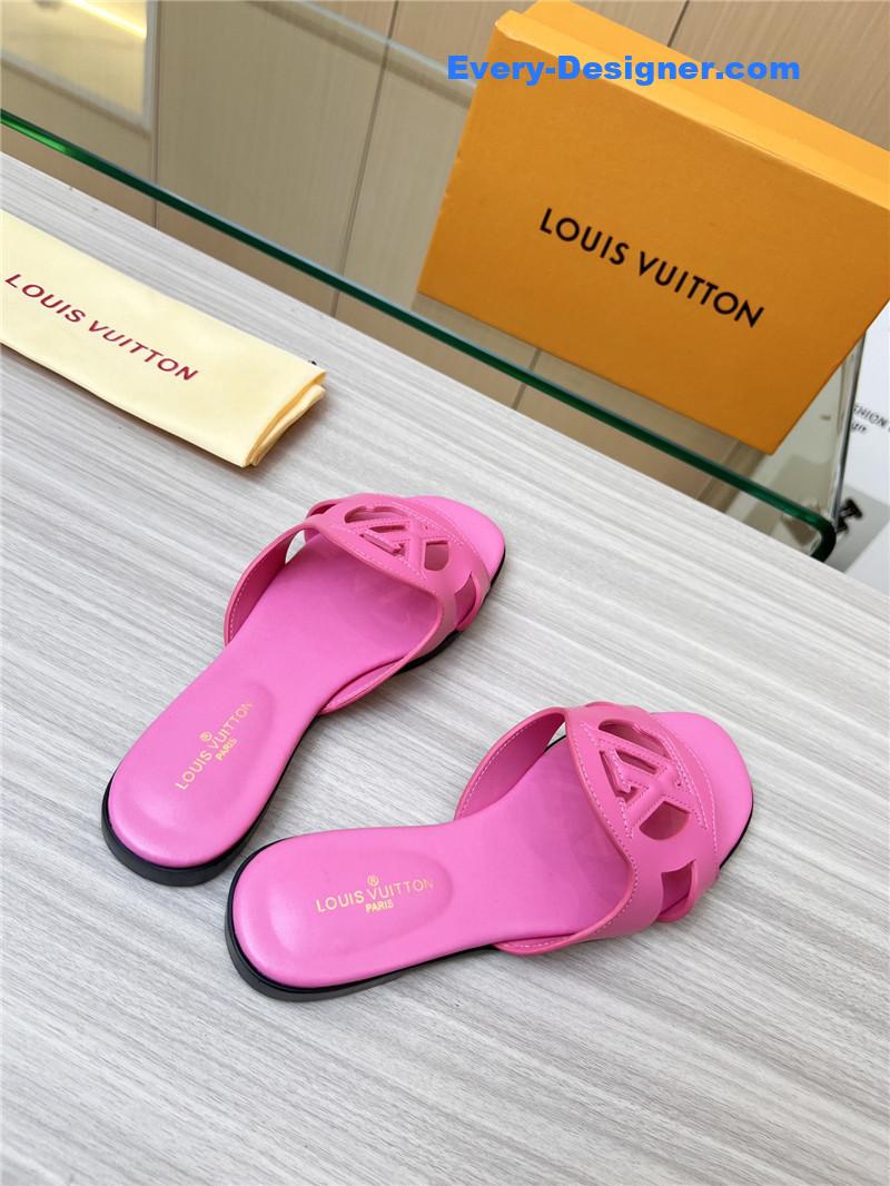 l0vis Vvtt0n lv milan fashion week catwalk slippers