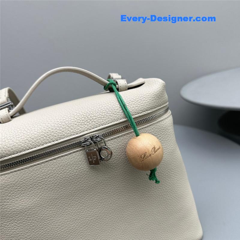 L0r0 P1ana extra pocket backpack