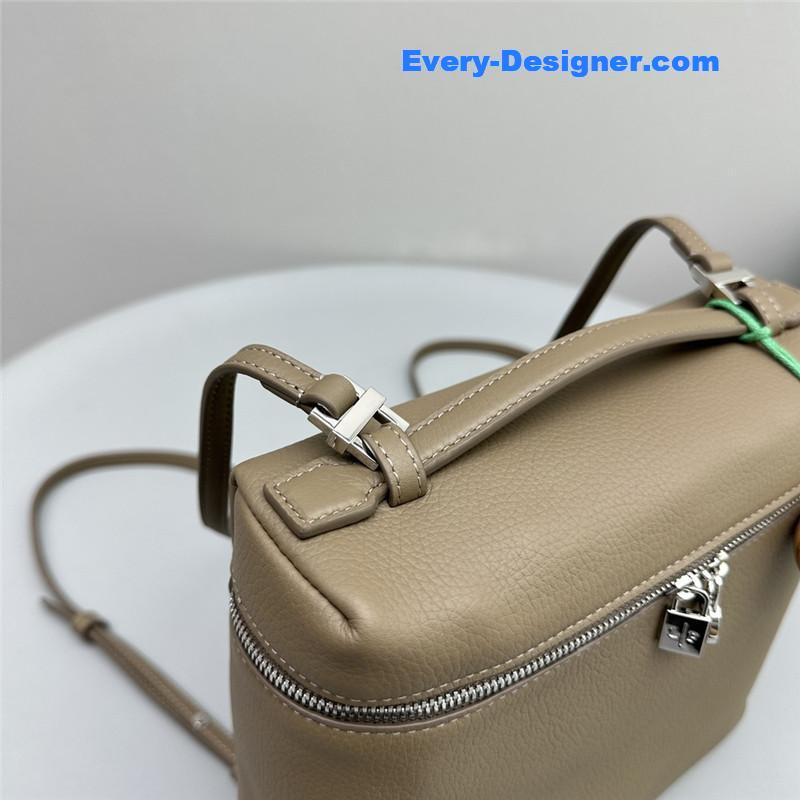 L0r0 P1ana extra pocket backpack