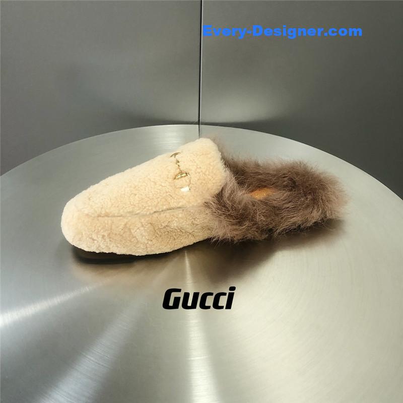 Gvc*1 fur slippers