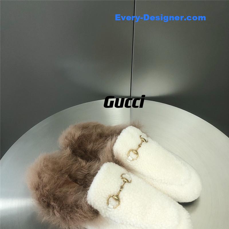 Gvc*1 fur slippers