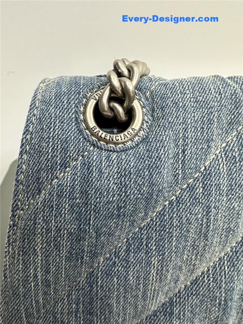 Ba1en*iaga crush medium chain bag