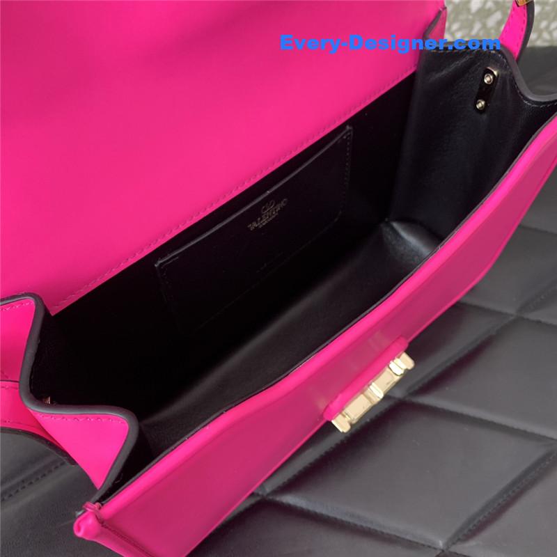 Va1e*ntin0 garavani letter leather shoulder bag