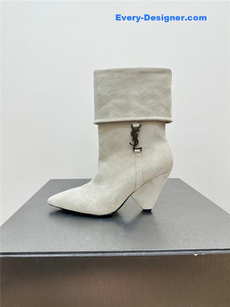 Y51 pointed toe suede ankle boots