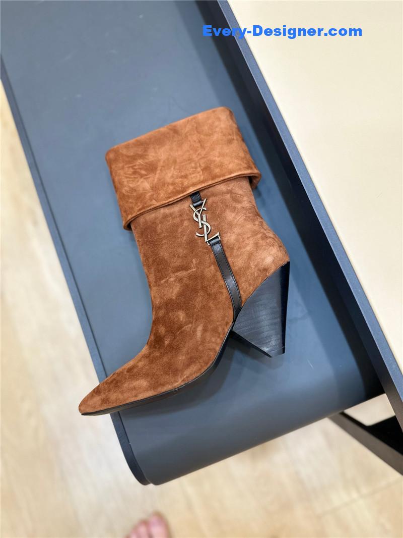 Y51 pointed toe suede ankle boots