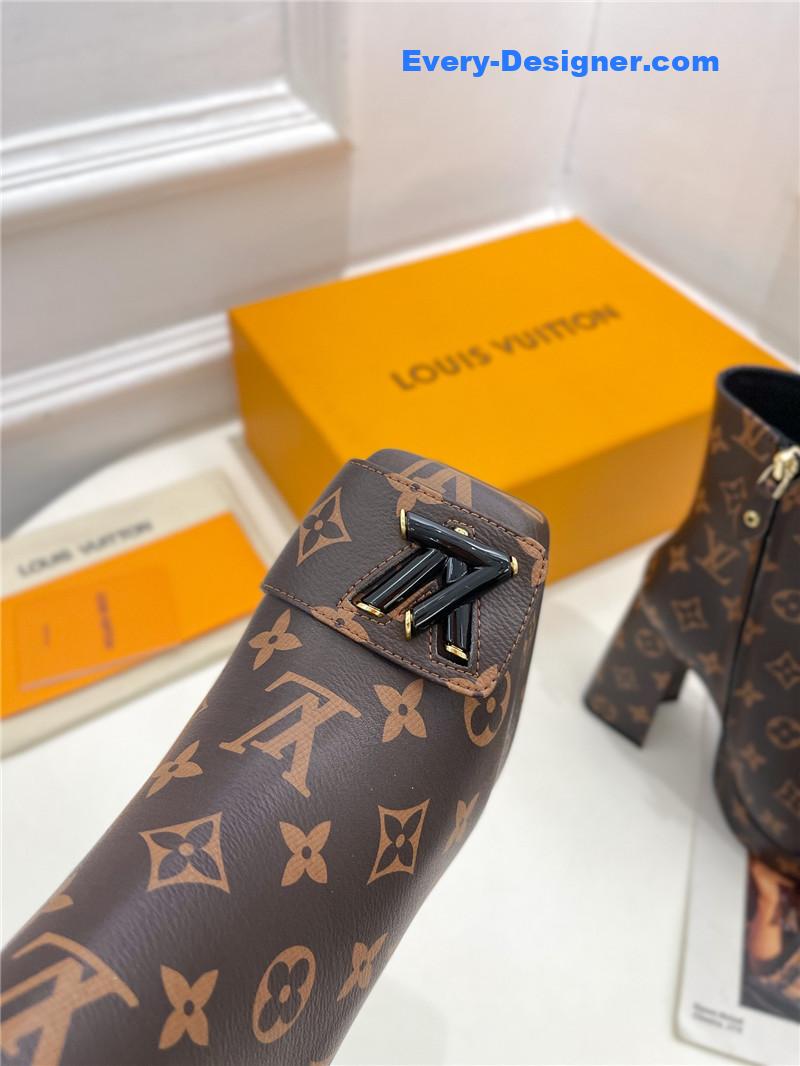 l0vis Vvtt0n lv v-shaped square heel platform boots