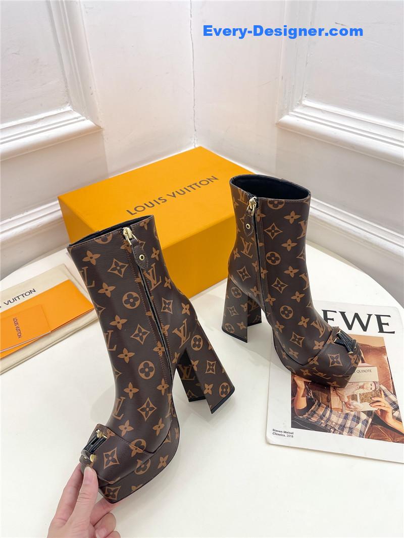 l0vis Vvtt0n lv v-shaped square heel platform boots