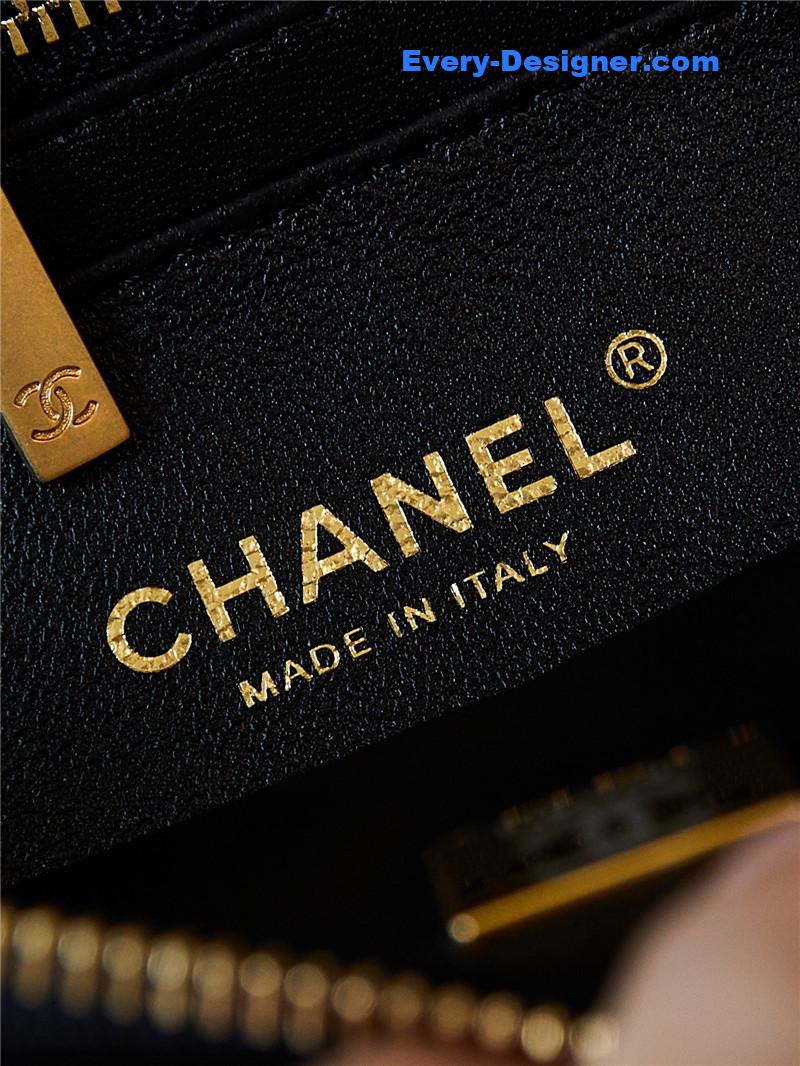 Ch**el pearl chain waist bag