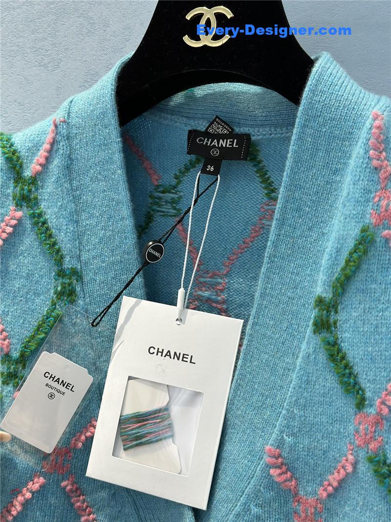 Ch**el colorblock embroidered knitted v-neck vest