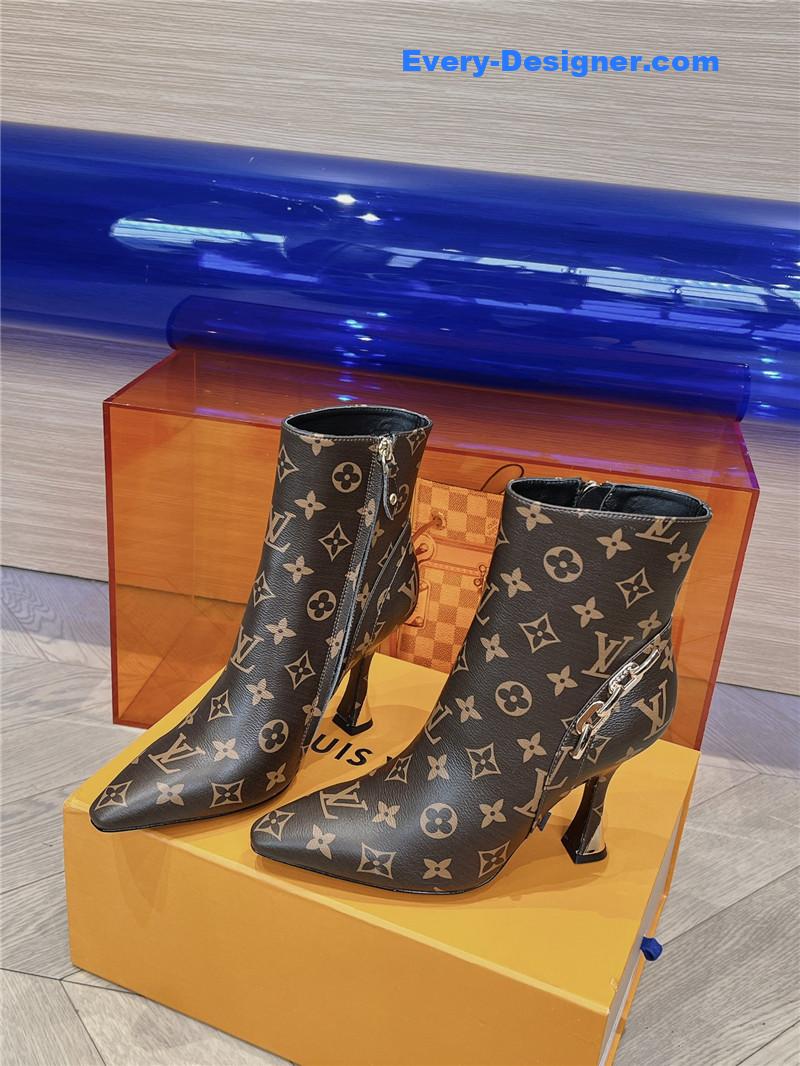 l0vis Vvtt0n lv logo printed short boots