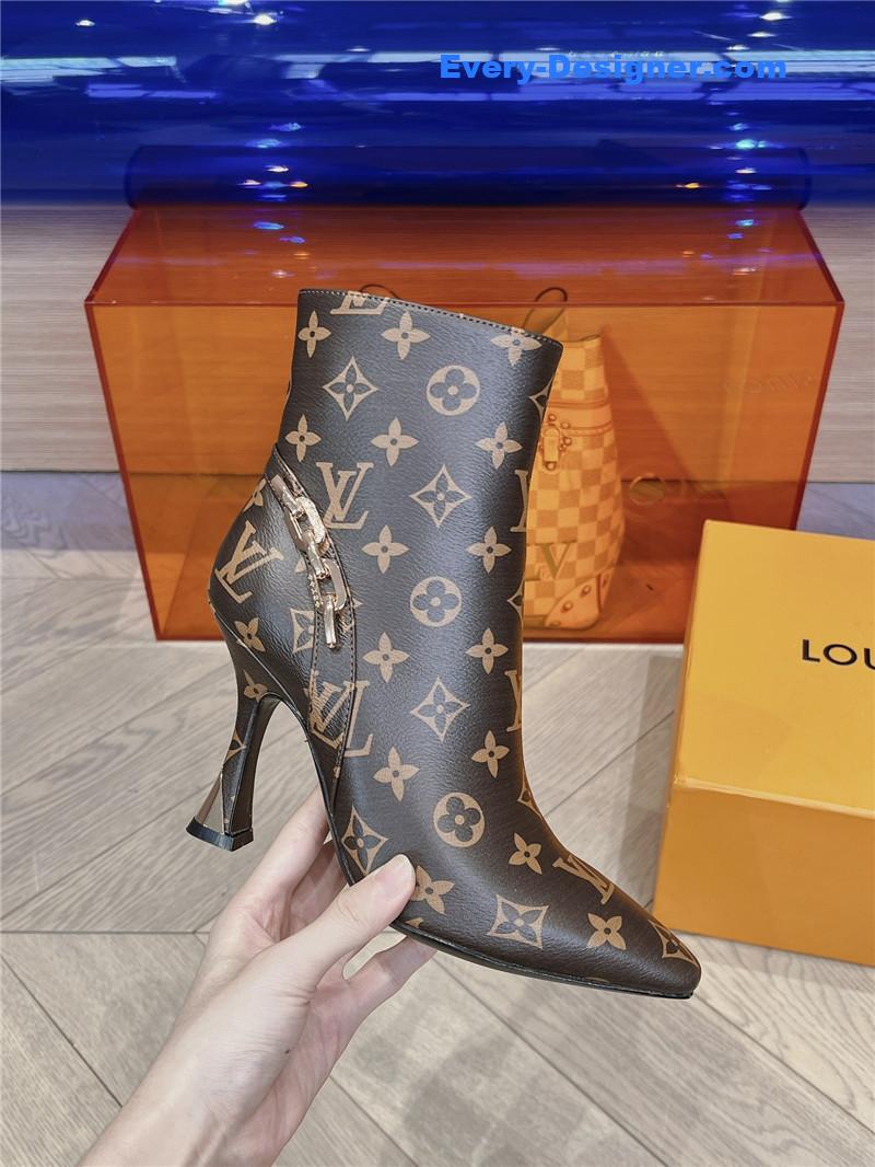 l0vis Vvtt0n lv logo printed short boots