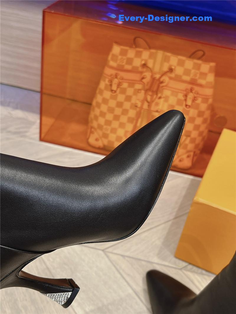 l0vis Vvtt0n lv logo printed short boots