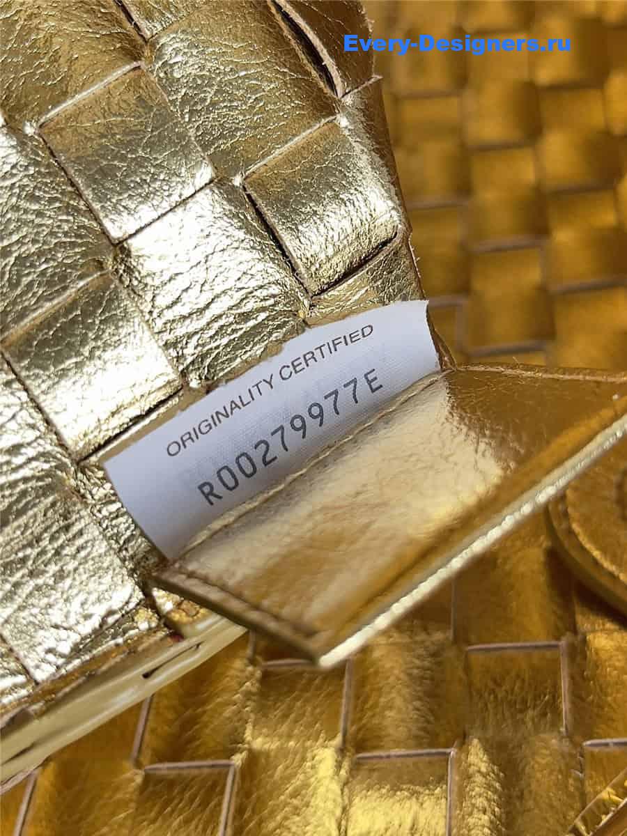 b0tt*ga Ven*ta gold medium sardine bag