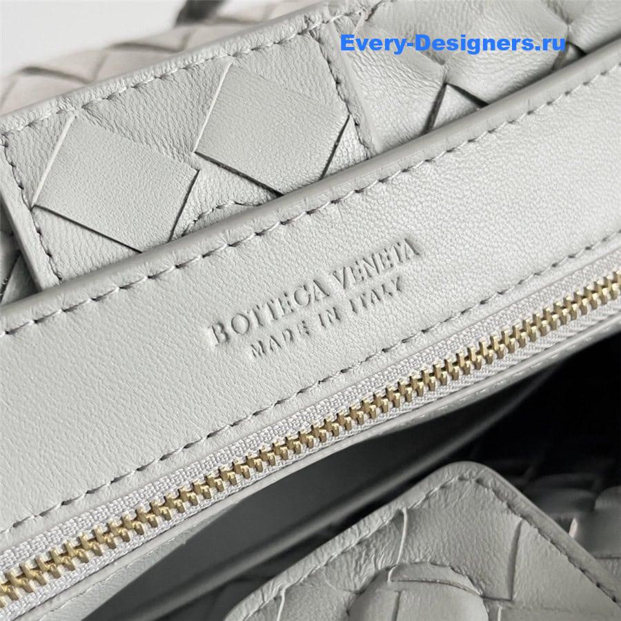 b0tt*ga Ven*ta andiamo small suede bag in gray