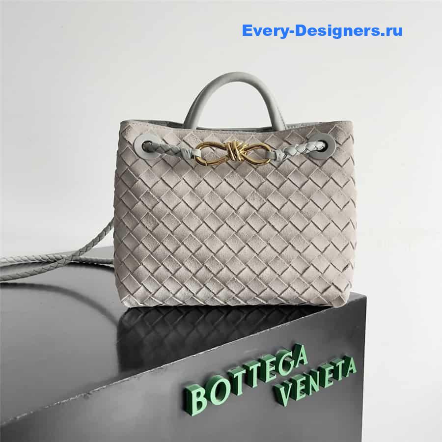 b0tt*ga Ven*ta andiamo small suede bag in gray