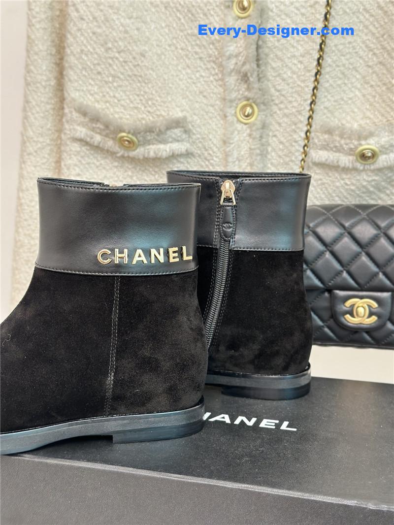 CC logo CC buckle thick heel short boots