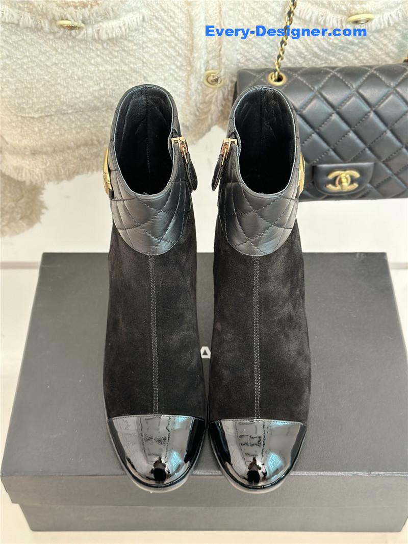 CC logo CC buckle thick heel short boots