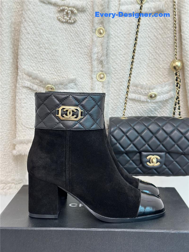 CC logo CC buckle thick heel short boots