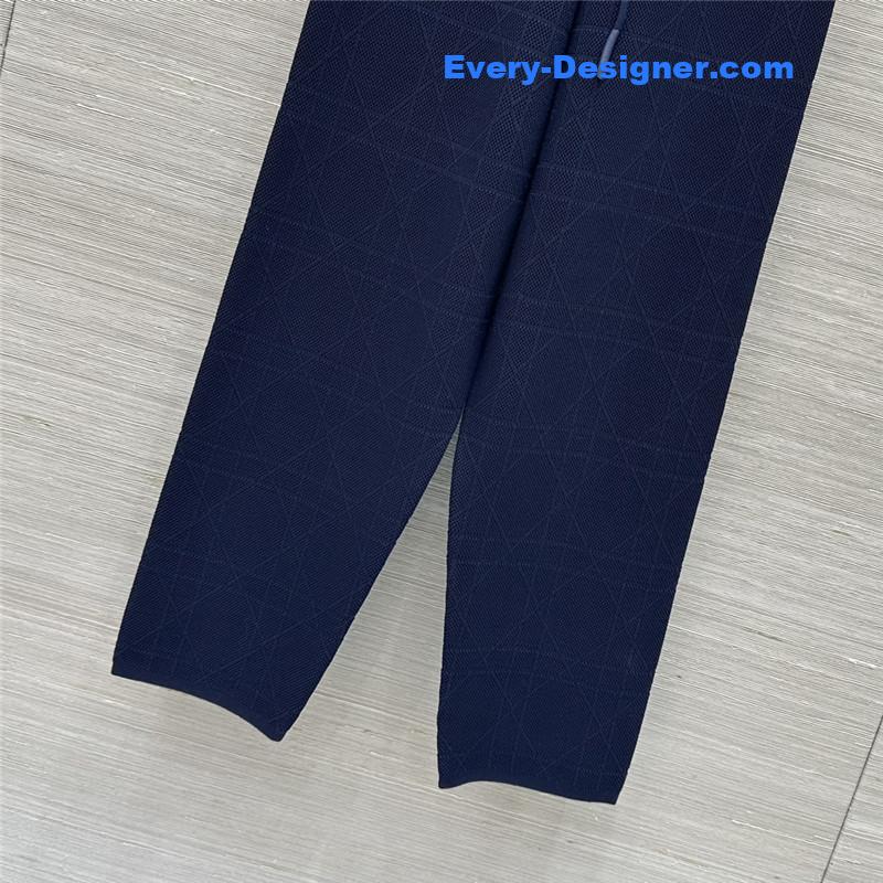 D10r check bee embroidered knitted suit
