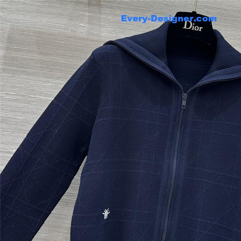 D10r check bee embroidered knitted suit