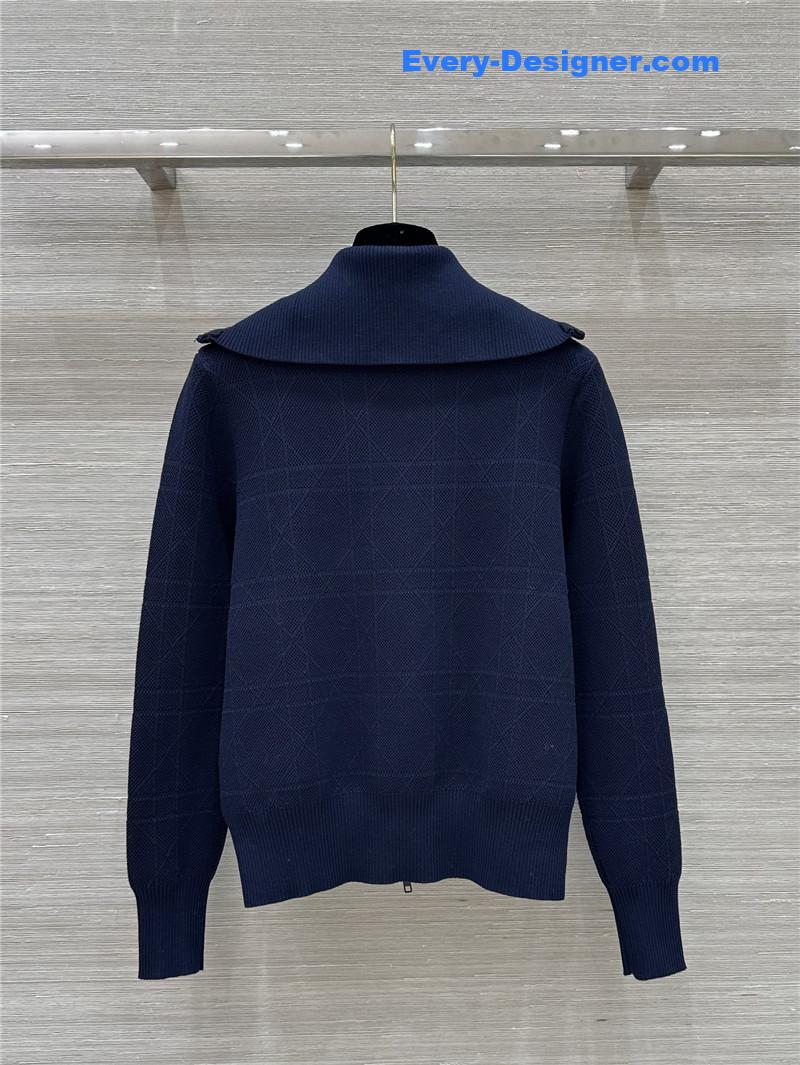 D10r check bee embroidered knitted suit
