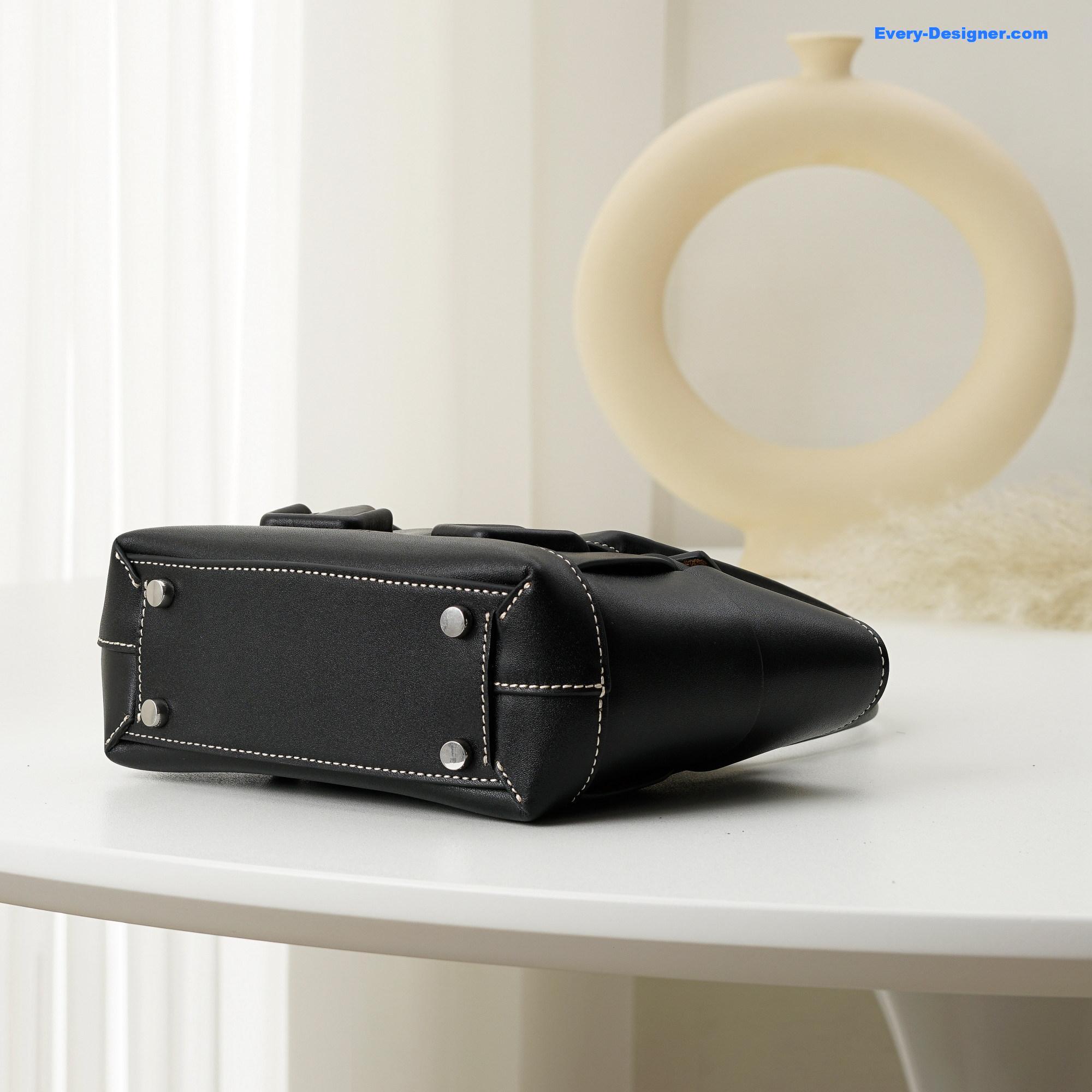 b0tt*ga Ven*ta arco mini leather tote