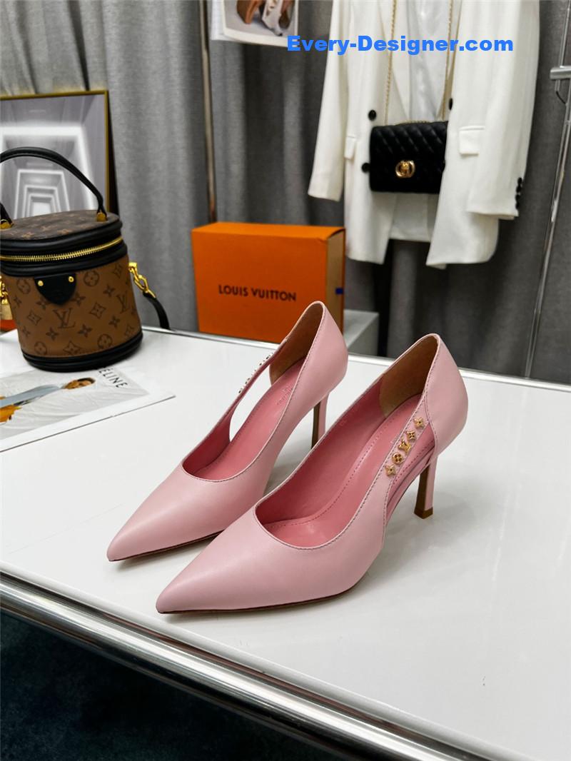 l0vis Vvtt0n lv metal buckle high heels