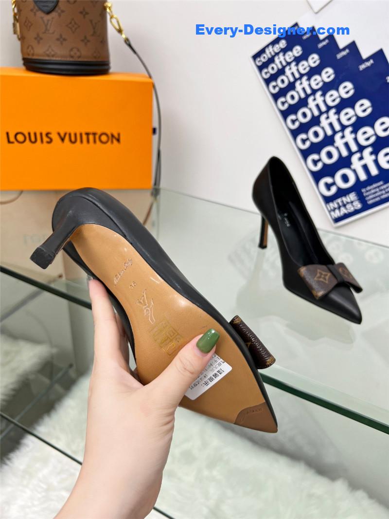 l0vis Vvtt0n lv bow high heels