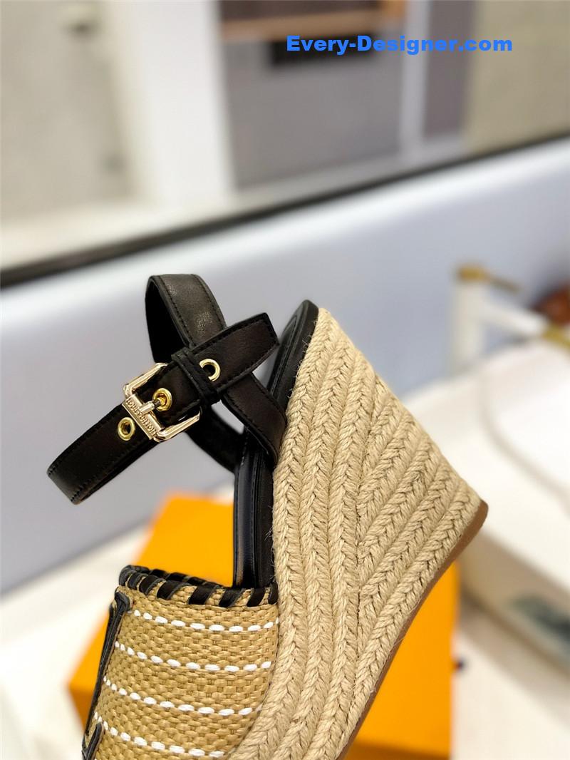 l0vis Vvtt0n lv latest catwalk platform sandals