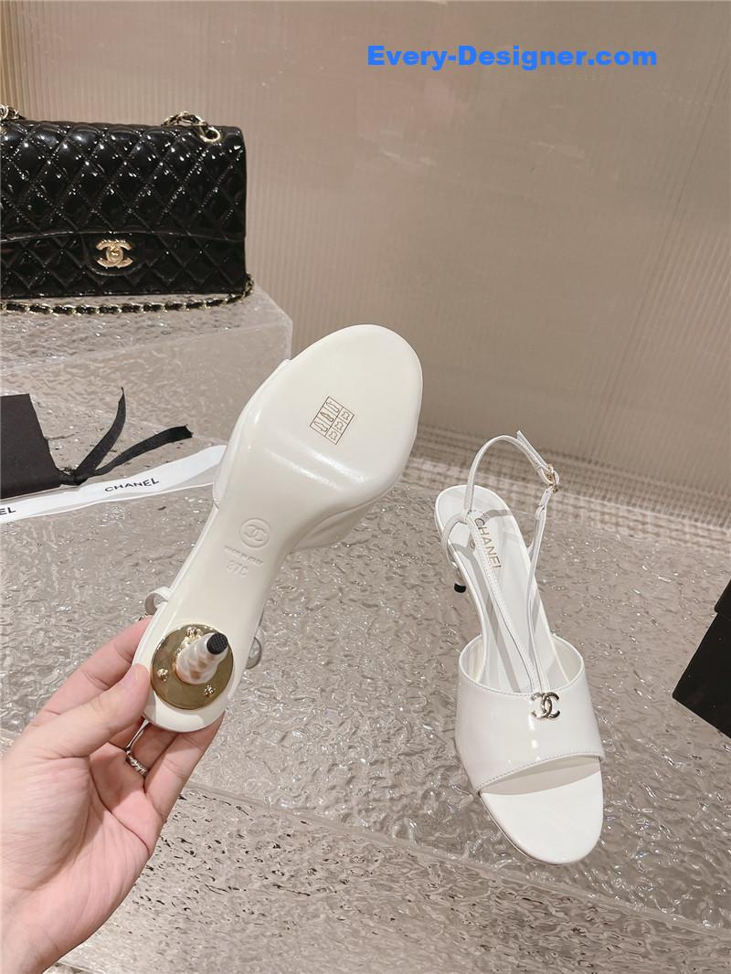 CC explosion models large logo sandals
