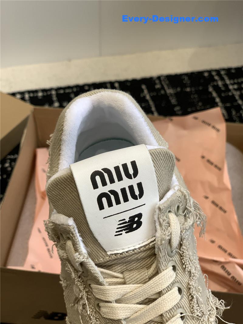 M1um1u retro rough grain upper stitching casual shoes