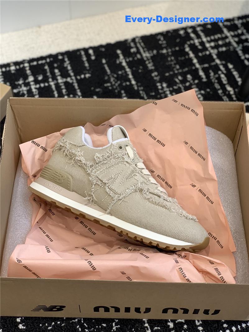 M1um1u retro rough grain upper stitching casual shoes