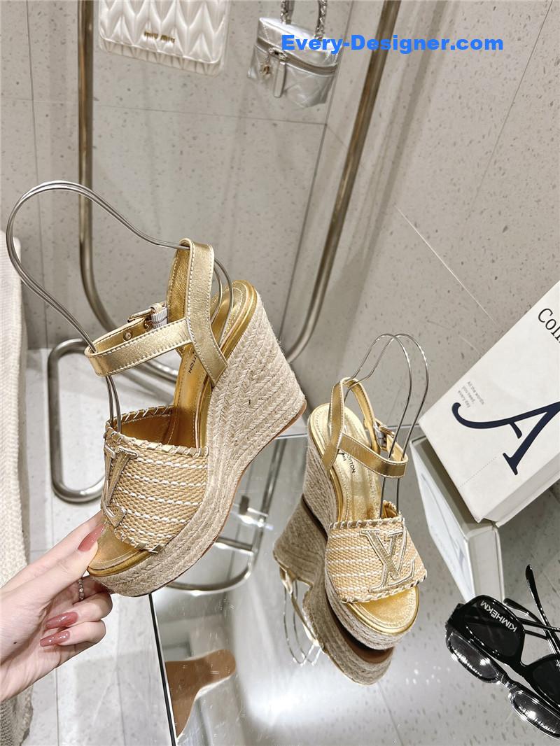 l0vis Vvtt0n lv straw platform sandals