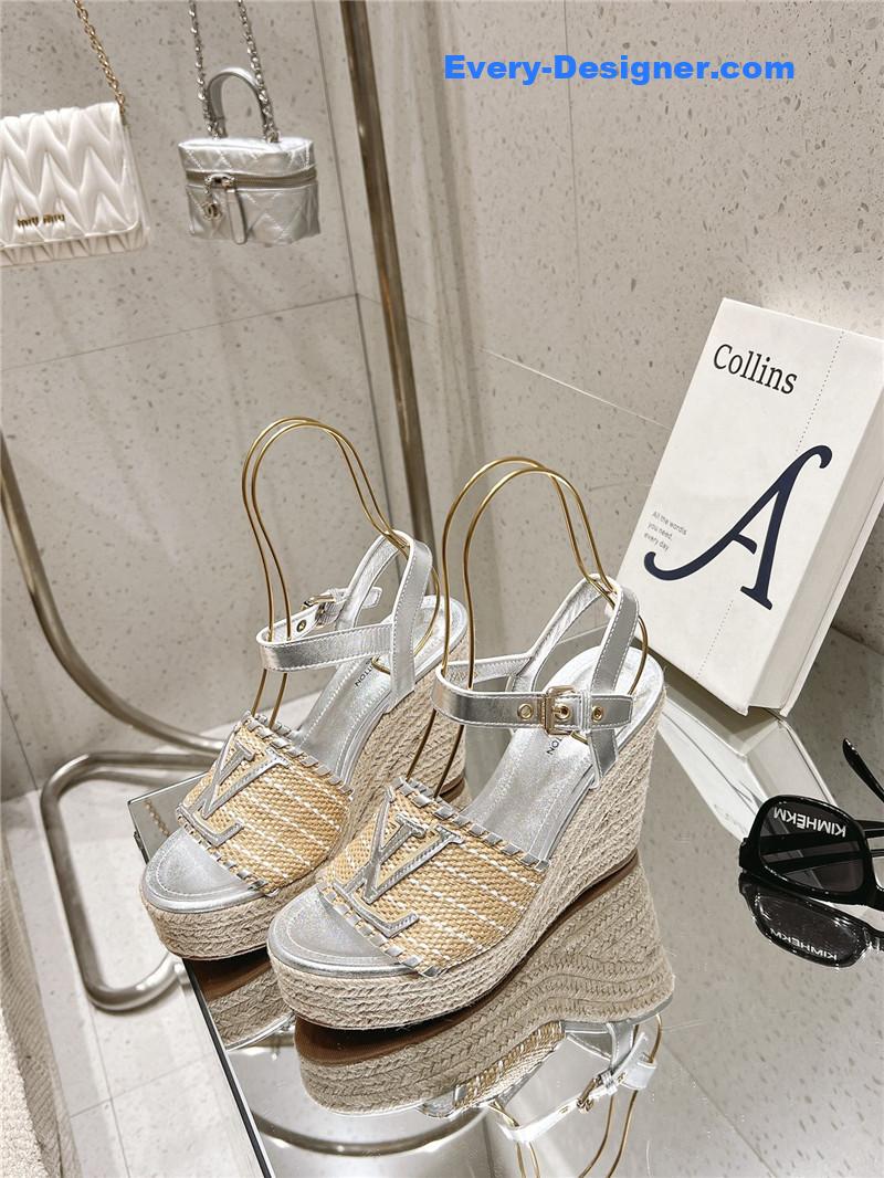 l0vis Vvtt0n lv straw platform sandals