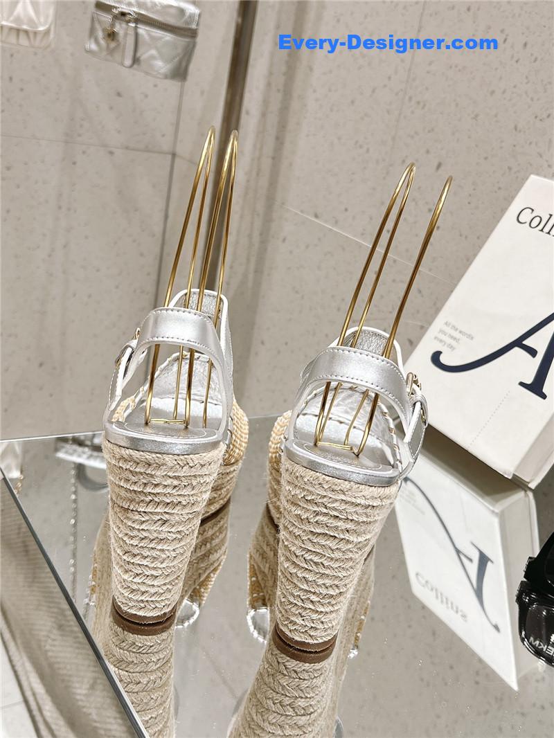 l0vis Vvtt0n lv straw platform sandals