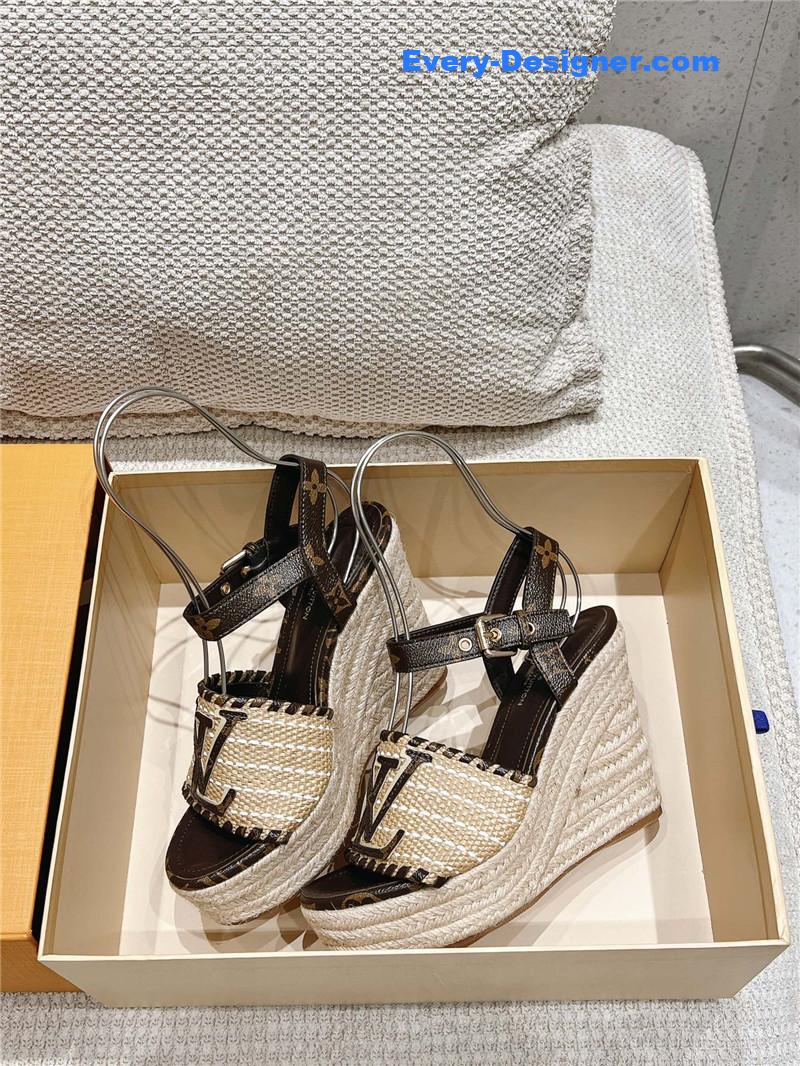 l0vis Vvtt0n lv straw platform sandals