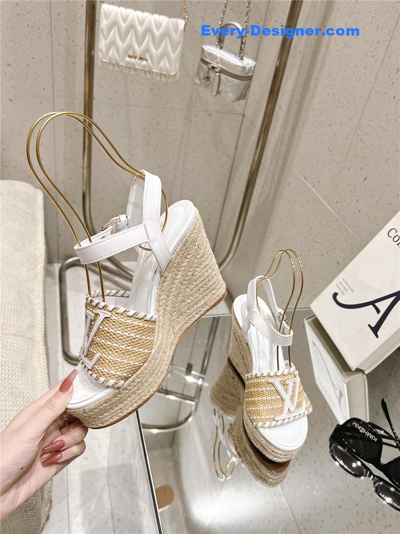 l0vis Vvtt0n lv straw platform sandals
