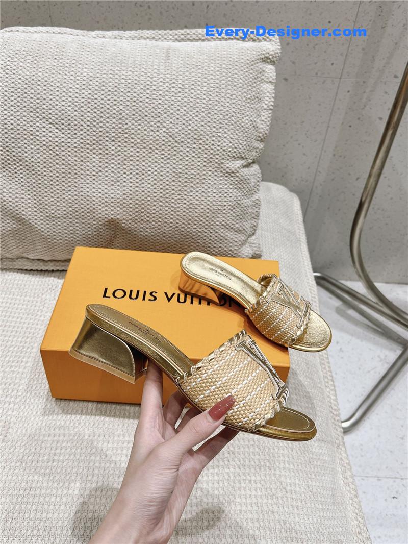 l0vis Vvtt0n lv straw sandals