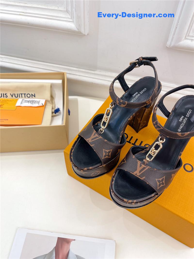 l0vis Vvtt0n lv explosive style platform high-heeled sandals