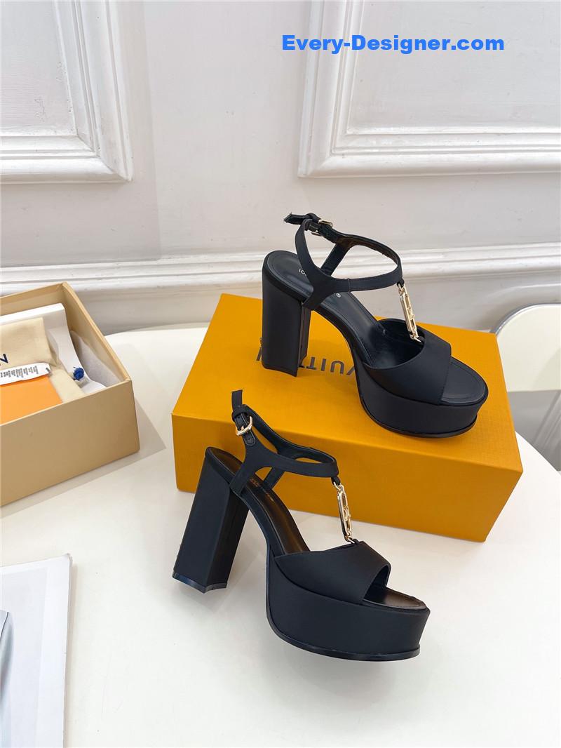 l0vis Vvtt0n black shake platform sandal