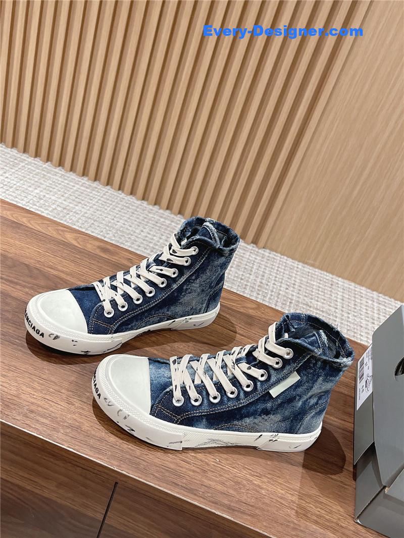 Ba1en*iaga couple’s espadrilles