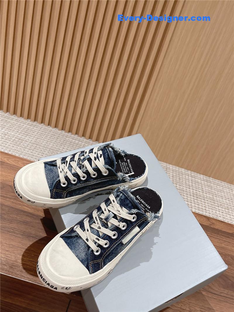 Ba1en*iaga couple’s espadrilles