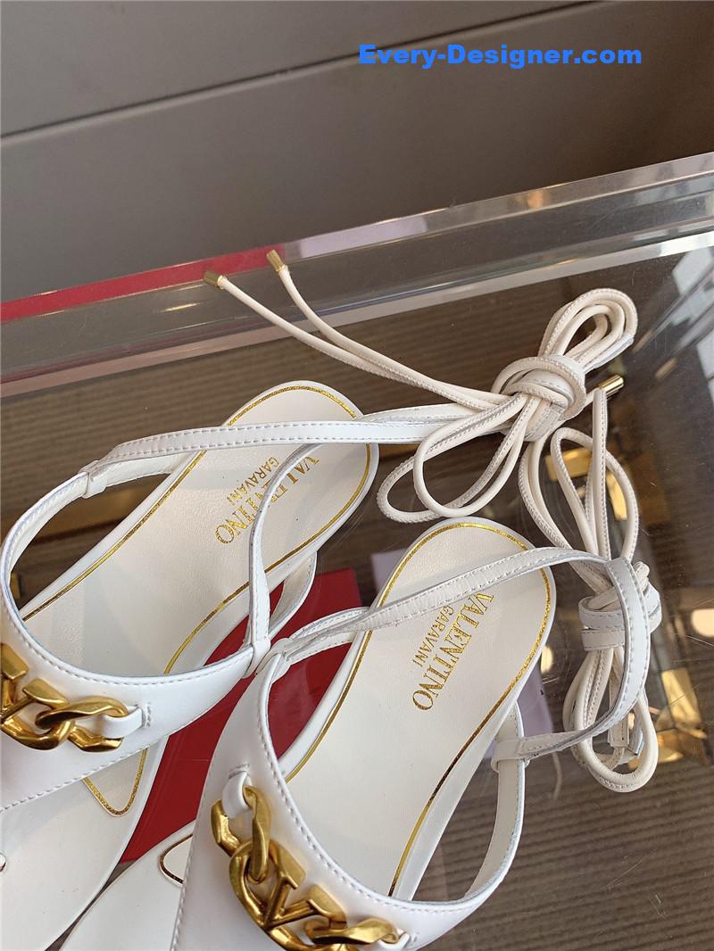 Va1e*ntin0 new strappy flat sandals