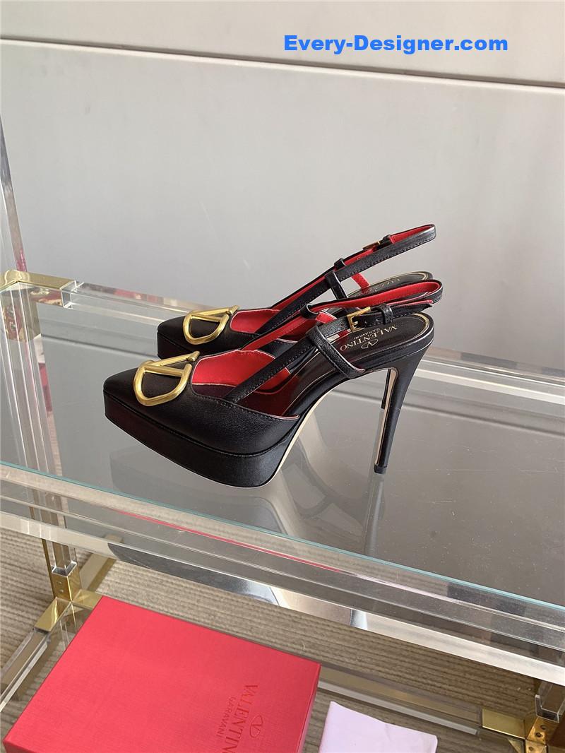 Va1e*ntin0 new sky high heels