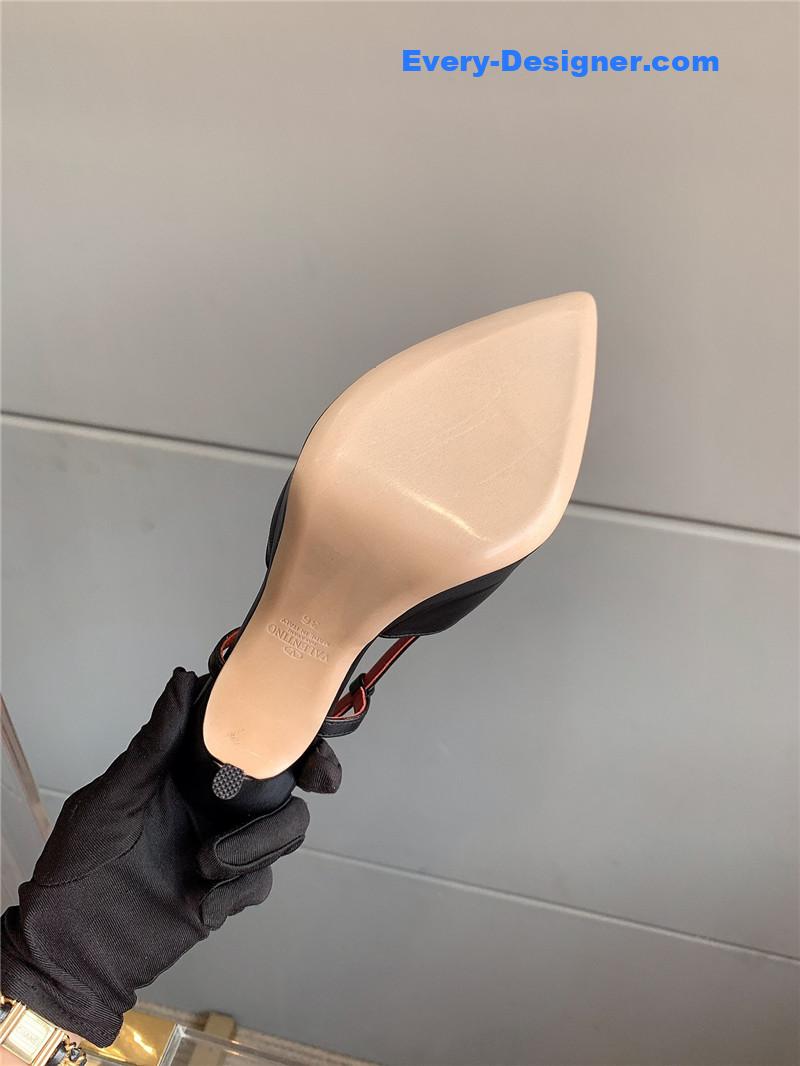Va1e*ntin0 new sky high heels