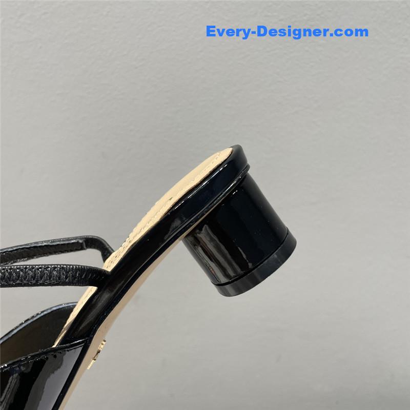 D10r square buckle commuter shoes