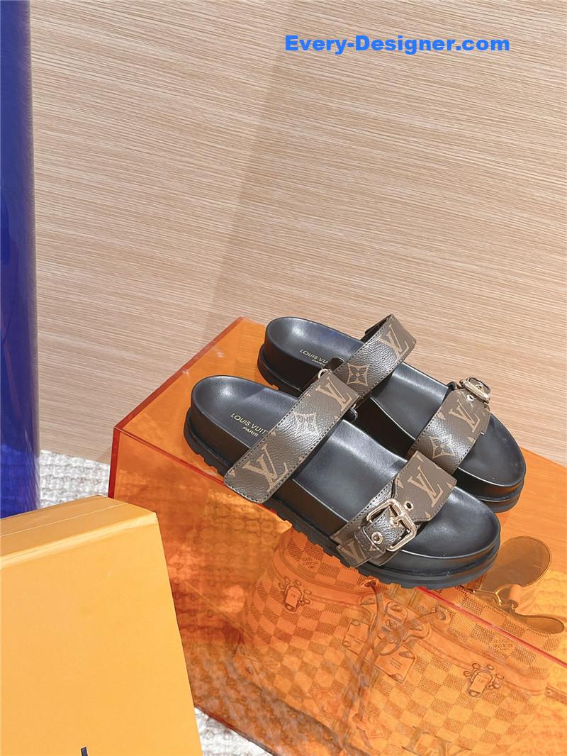 l0vis Vvtt0n lv new embossed sandals and slippers